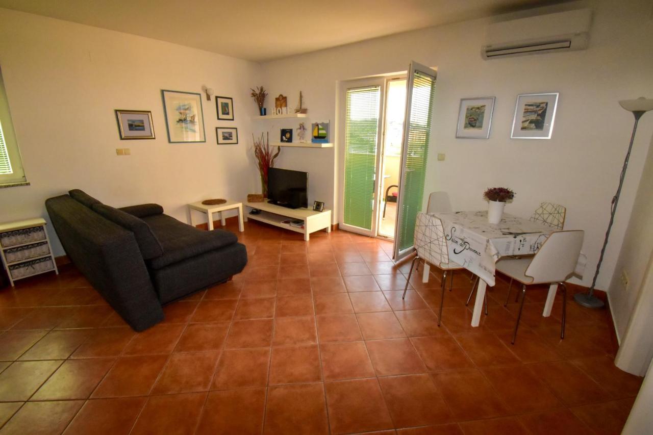 Apartman Smilje Rab Town Esterno foto