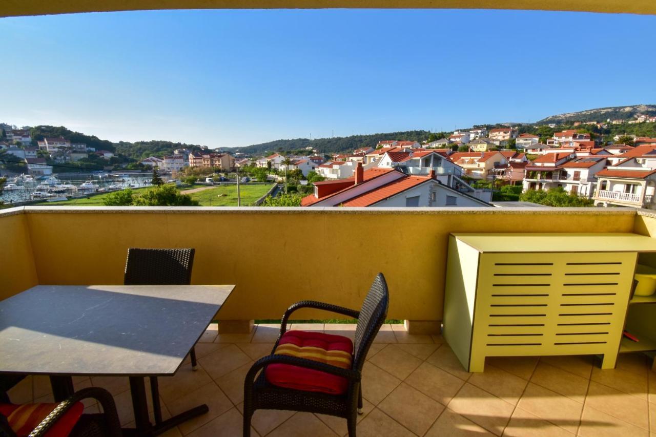Apartman Smilje Rab Town Esterno foto