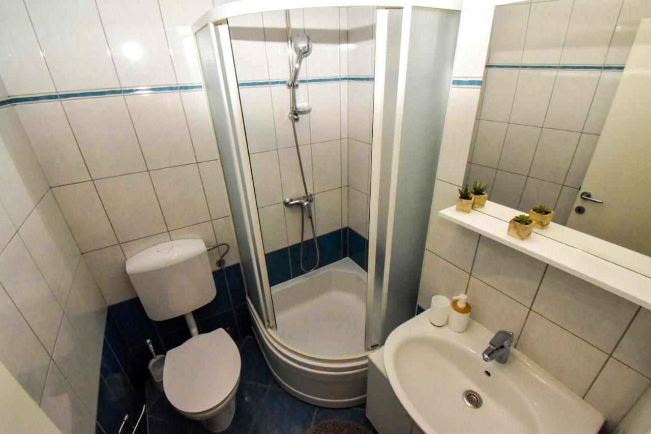Apartman Smilje Rab Town Esterno foto