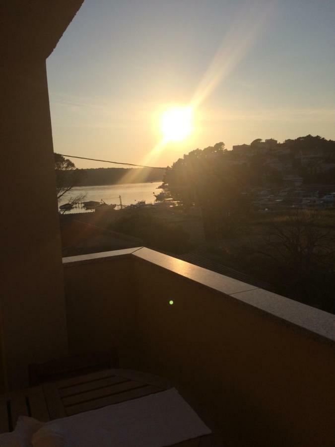 Apartman Smilje Rab Town Esterno foto