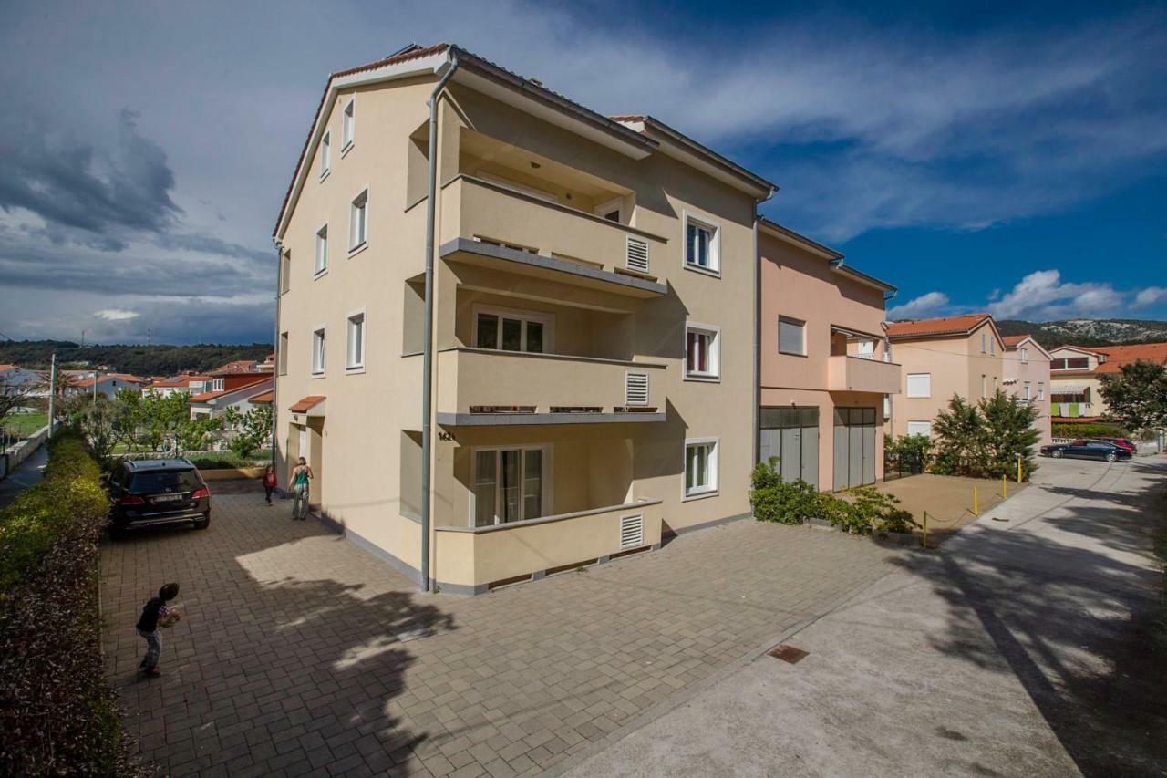 Apartman Smilje Rab Town Esterno foto